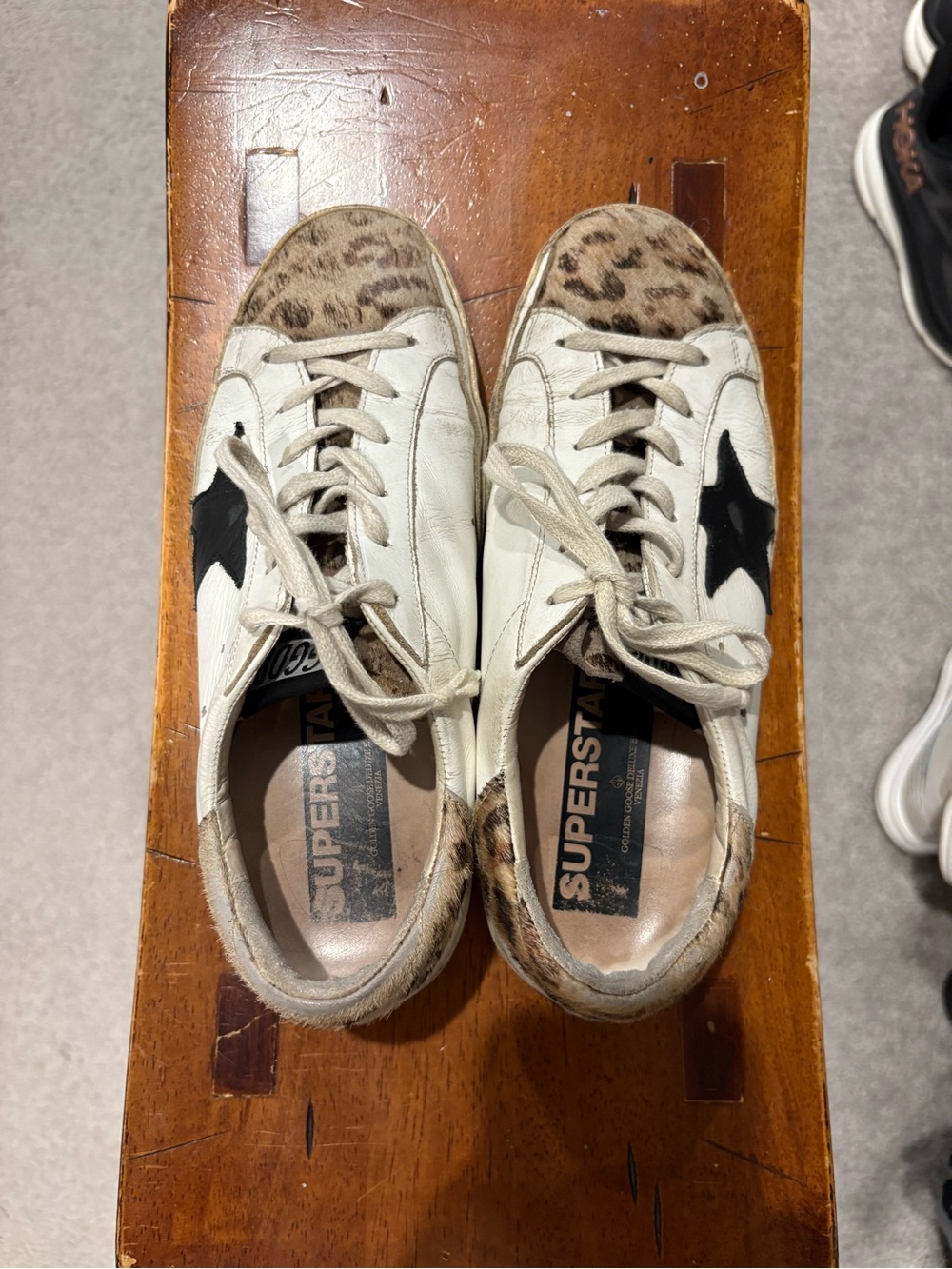 Golden Goose White Leather Low-Top Sneakers with Black Star and Brown Heel - Picture 3 of 7